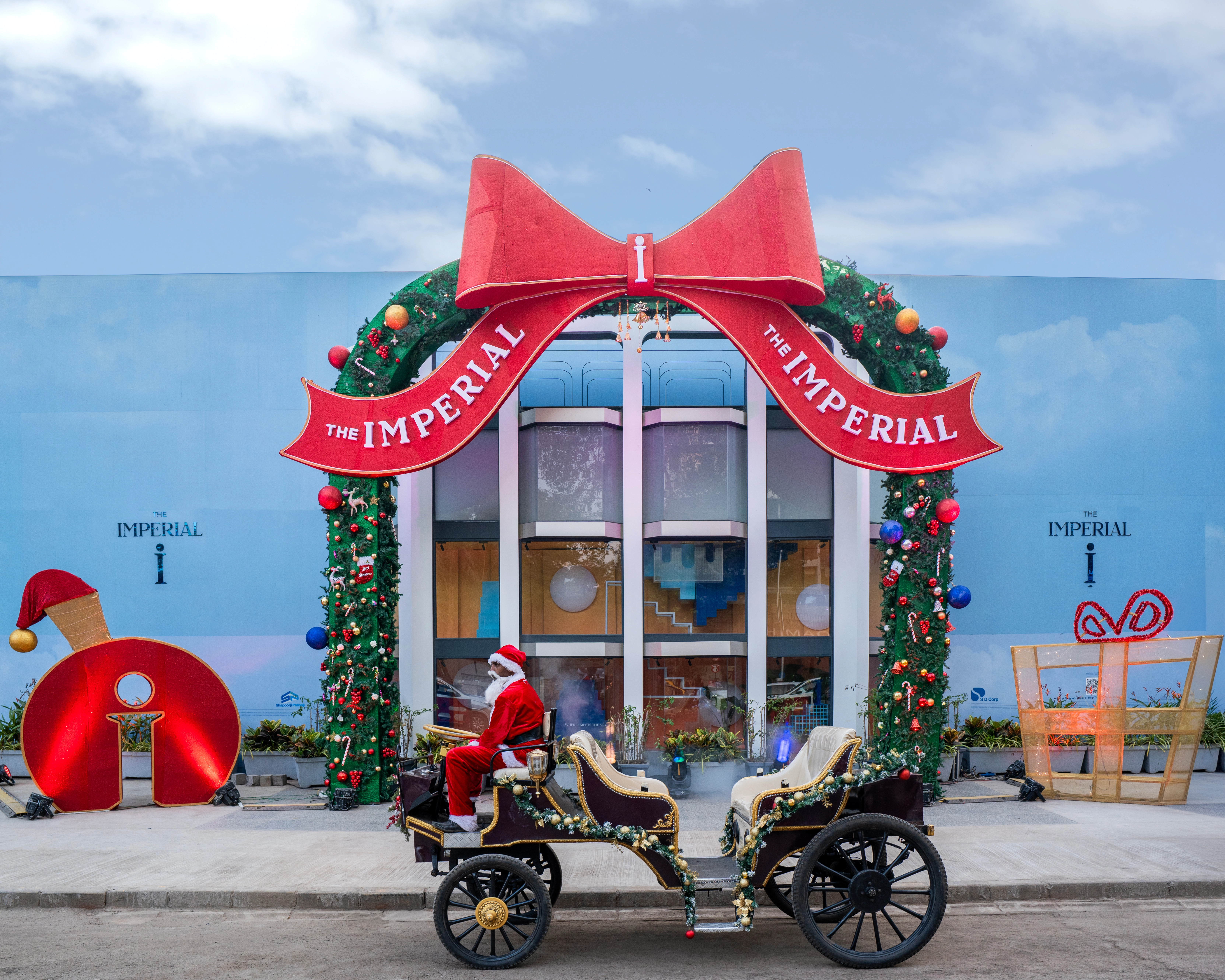 Imperial 'I' Christmas Decor 2024